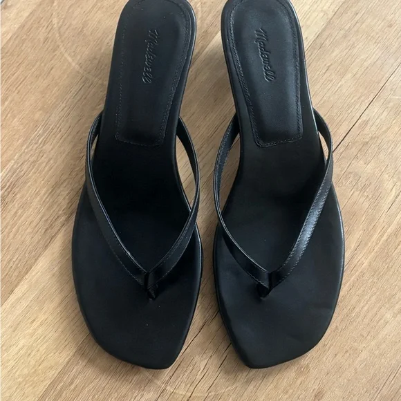Madewell Chiara Kitten Heel Thong Sandal - Picture 2 of 4